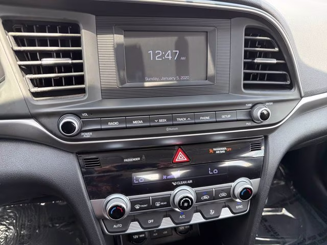 2020 Quartz White Pearl Hyundai Elantra SE FWD Sedan