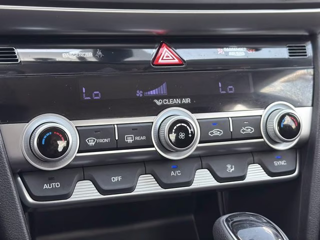 2020 Quartz White Pearl Hyundai Elantra SE FWD Sedan