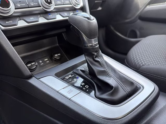 2020 Quartz White Pearl Hyundai Elantra SE FWD Sedan