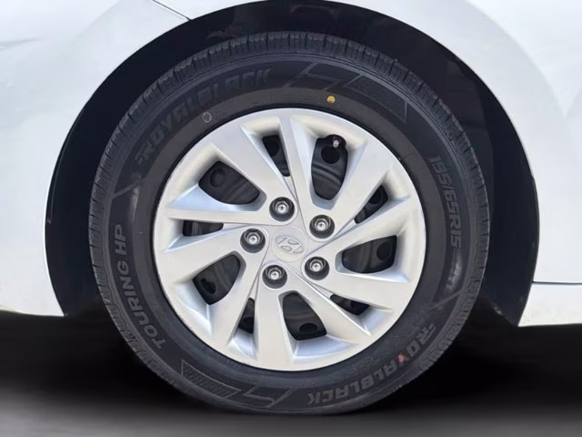 2020 Quartz White Pearl Hyundai Elantra SE FWD Sedan
