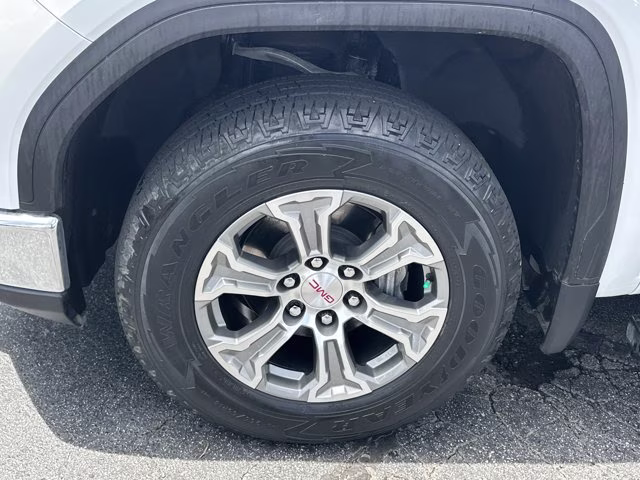 2023 Summit White GMC Sierra 1500 SLE 4X4 Truck