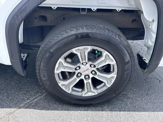 2023 Summit White GMC Sierra 1500 SLE 4X4 Truck