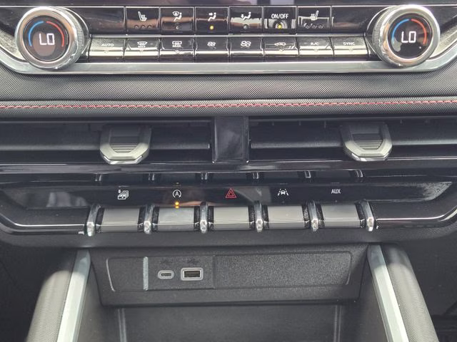 2024 Summit White Chevrolet Colorado Z71 4X4 Truck