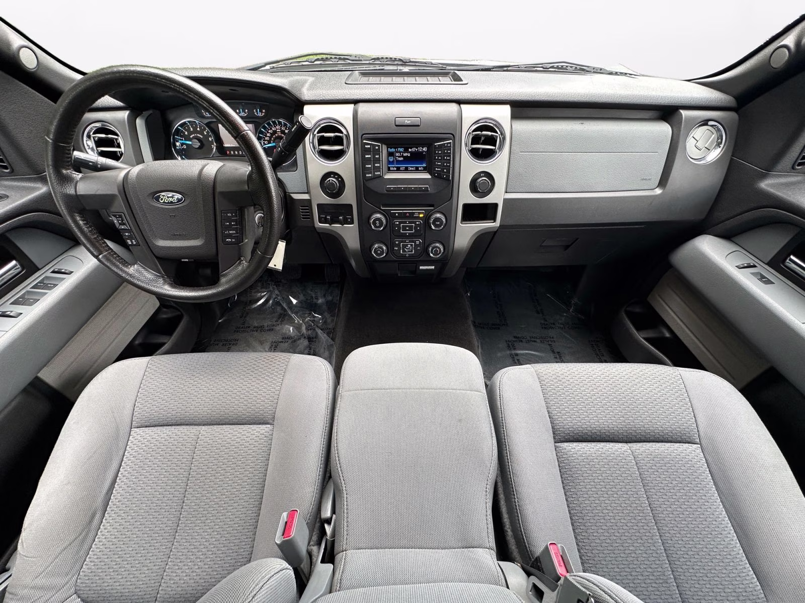2014 Oxford White Ford F-150 XLT 4X4 Truck