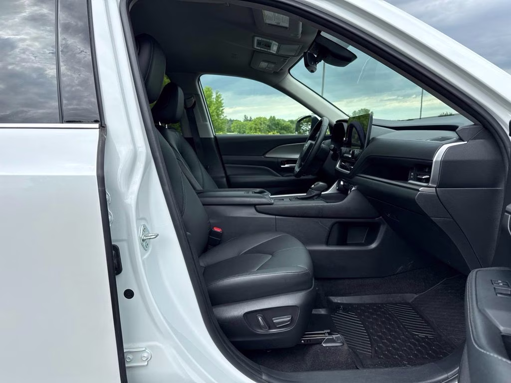 2024 White Toyota Grand Highlander XLE AWD SUV