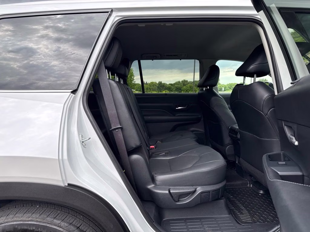 2024 White Toyota Grand Highlander XLE AWD SUV