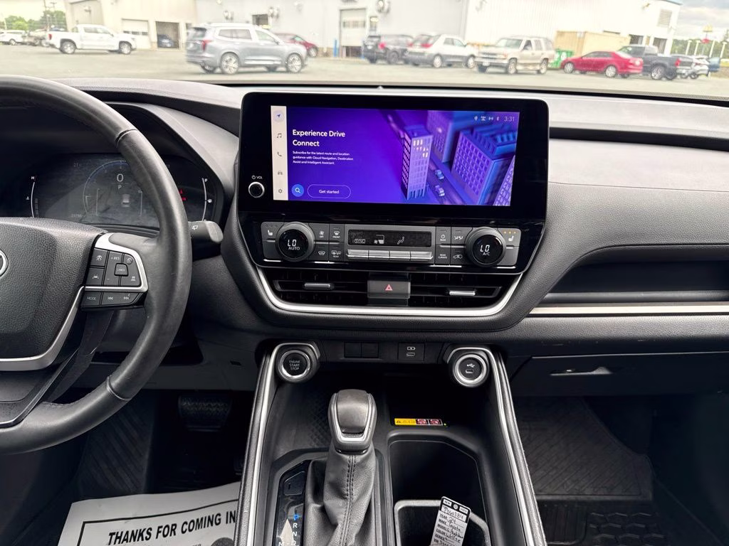2024 White Toyota Grand Highlander XLE AWD SUV
