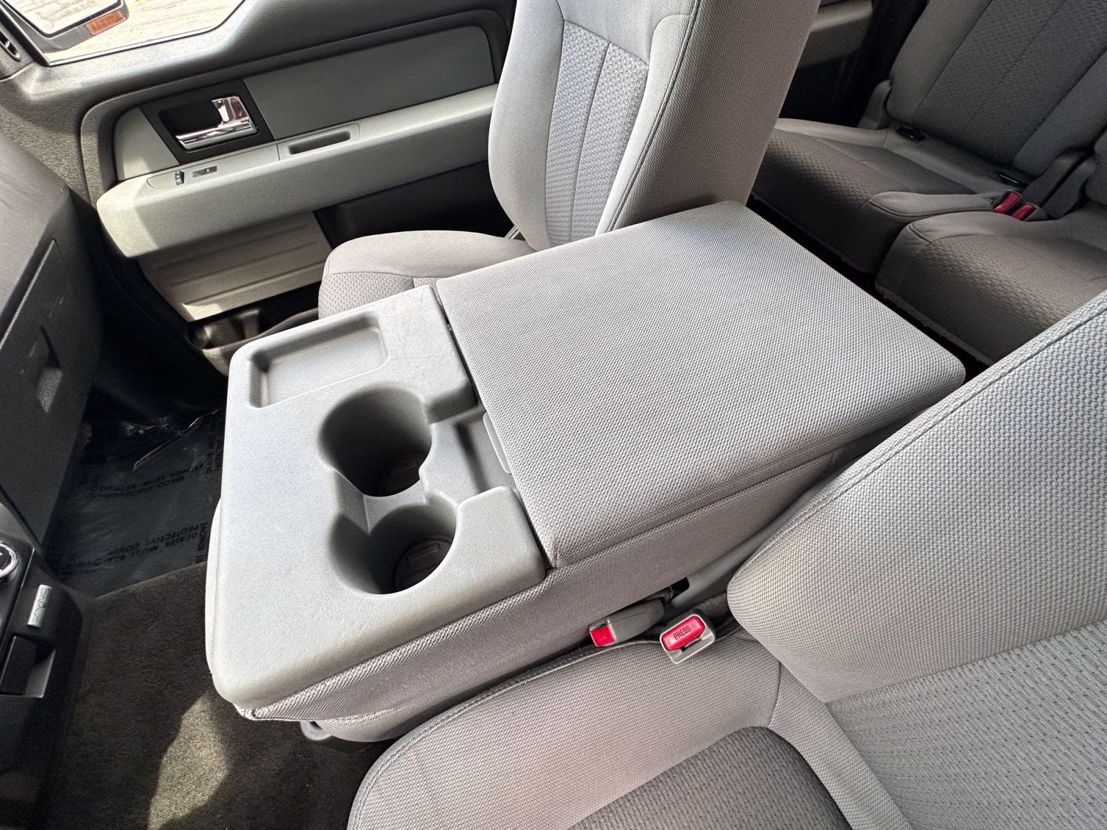 2014 Oxford White Ford F-150 XLT 4X4 Truck