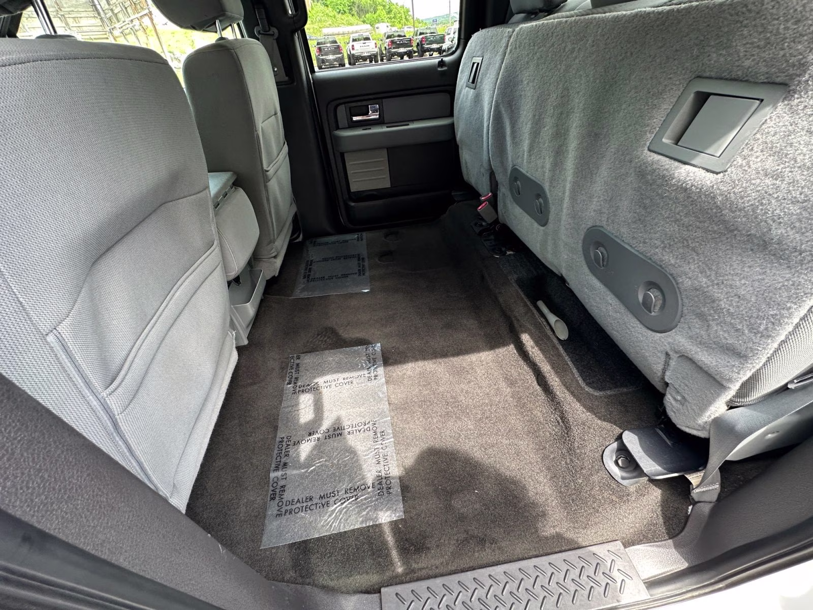 2014 Oxford White Ford F-150 XLT 4X4 Truck