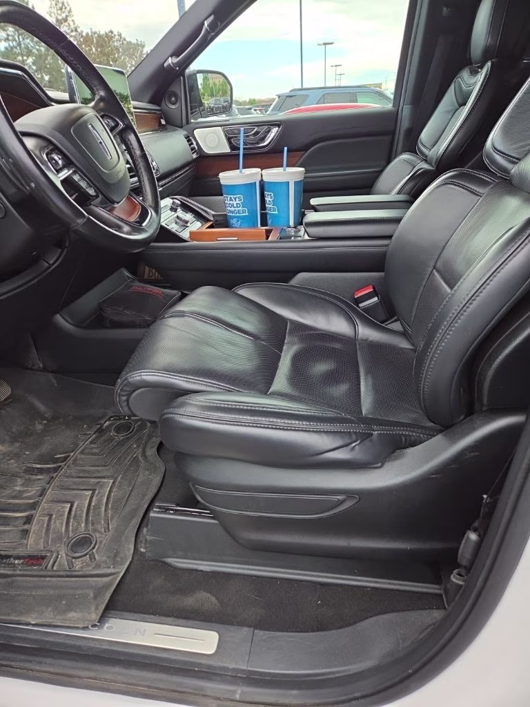 2019 White Platinum Clearcoat Metallic Lincoln Navigator L Reserve w/HD Tow Pkg & Panoramic Roof 4X4 SUV