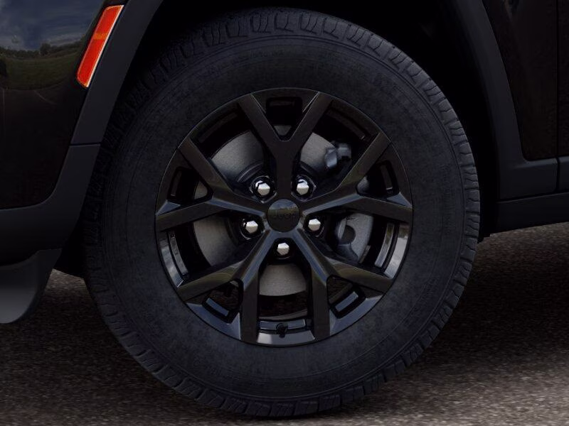 2026 Diamond Black Crystal Pearl Coat Jeep Grand Cherokee Grand Cherokee Laredo Altitude 4x4 SUV