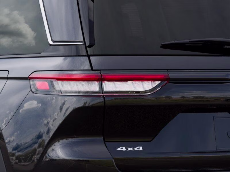 2026 Diamond Black Crystal Pearl Coat Jeep Grand Cherokee Grand Cherokee Limited 4x4 SUV