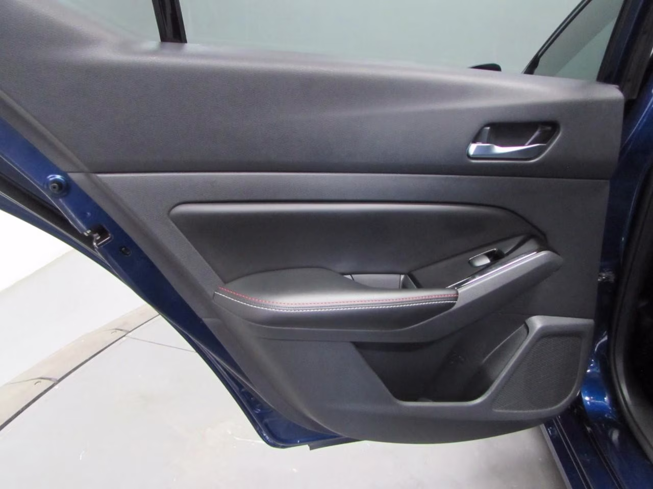 2023 Deep Blue Pearl Nissan Altima 2.5 SR FWD Sedan
