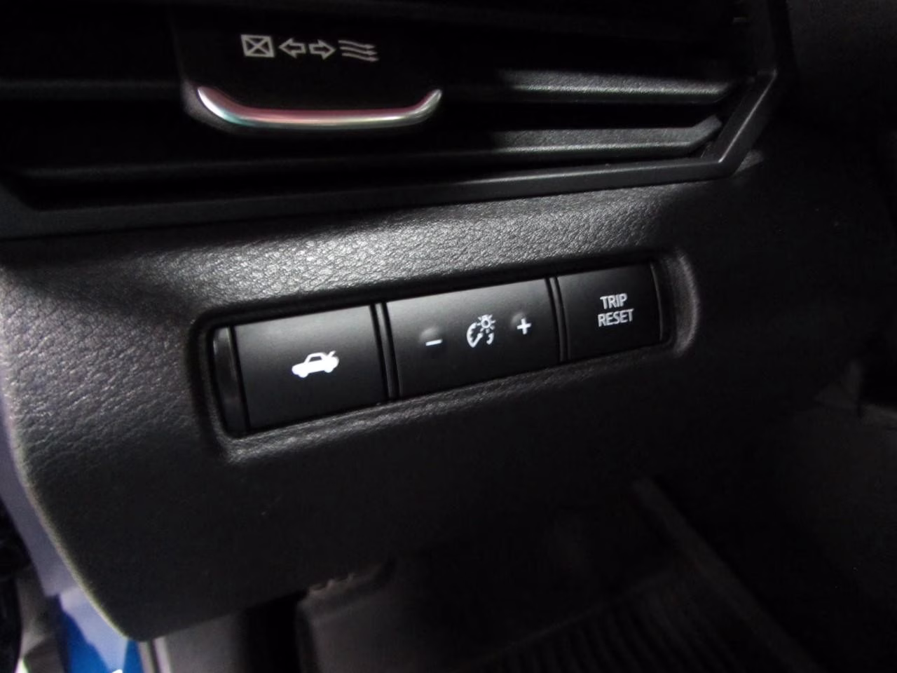 2023 Deep Blue Pearl Nissan Altima 2.5 SR FWD Sedan