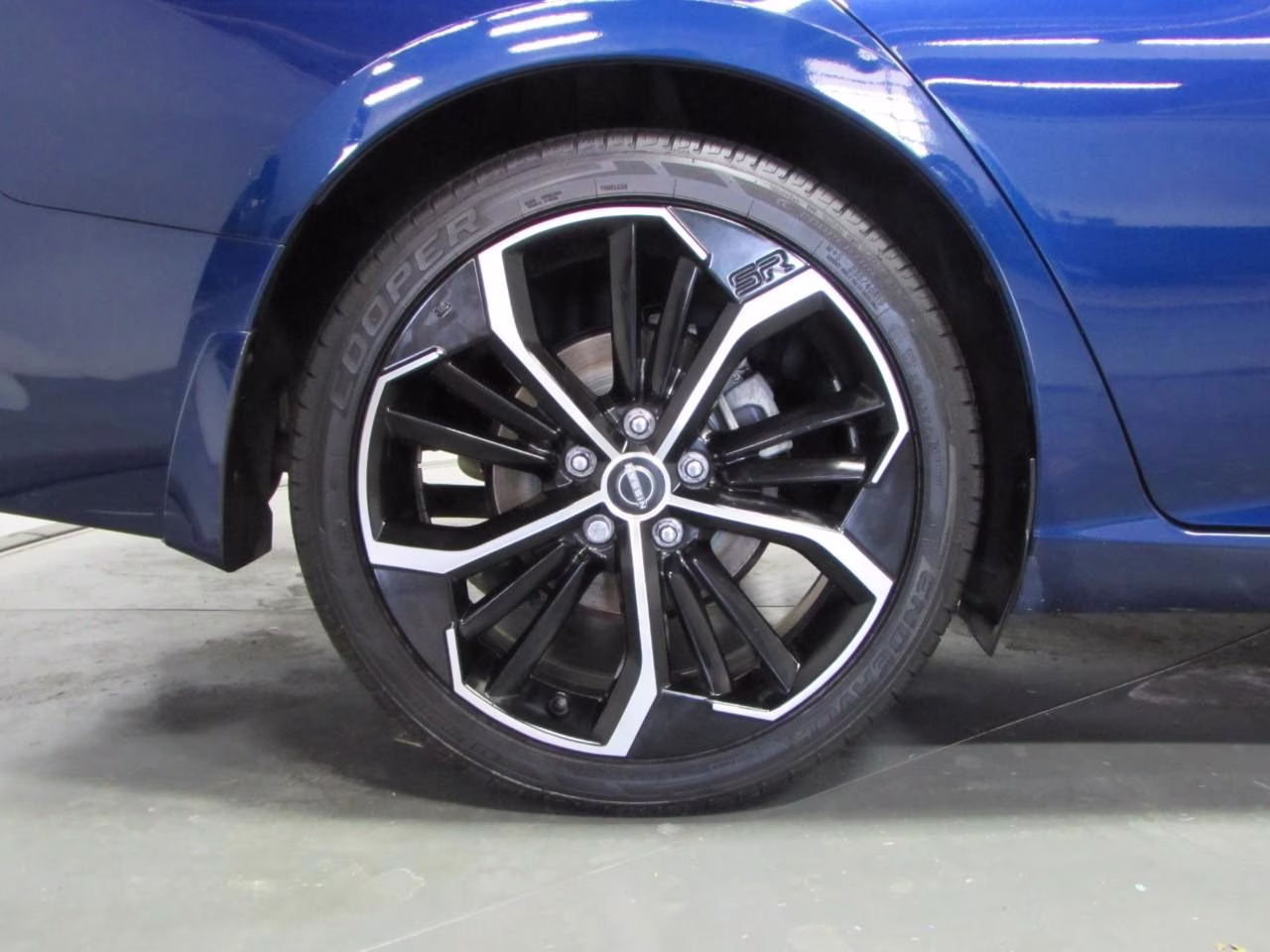 2023 Deep Blue Pearl Nissan Altima 2.5 SR FWD Sedan