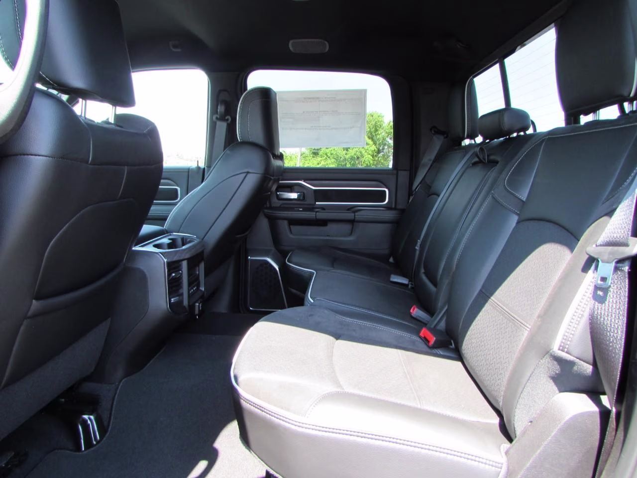 2026 Diamond Black Crystal Pearlcoat Ram 2500 Laramie 4X4 Truck