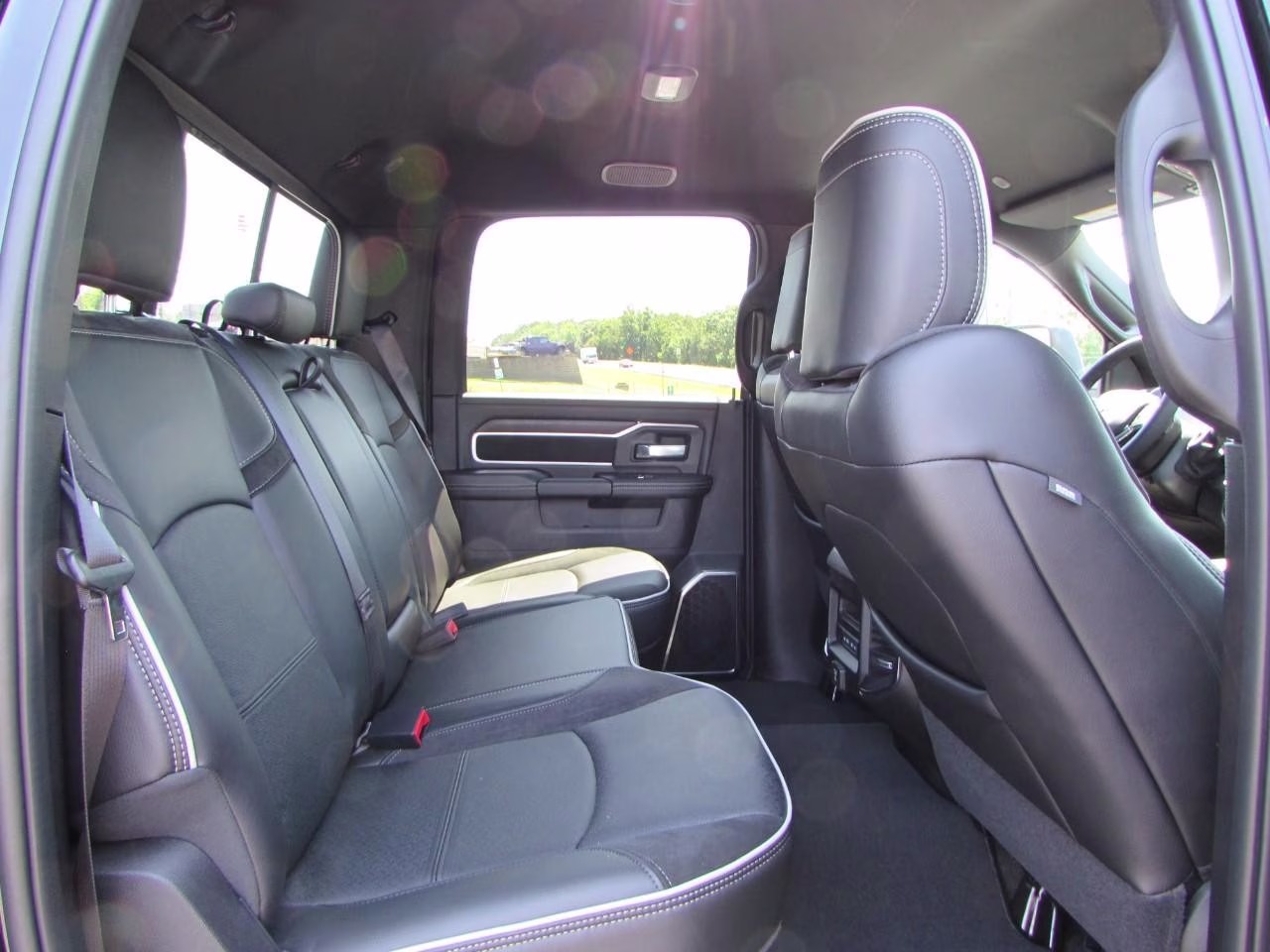 2026 Diamond Black Crystal Pearlcoat Ram 2500 Laramie 4X4 Truck