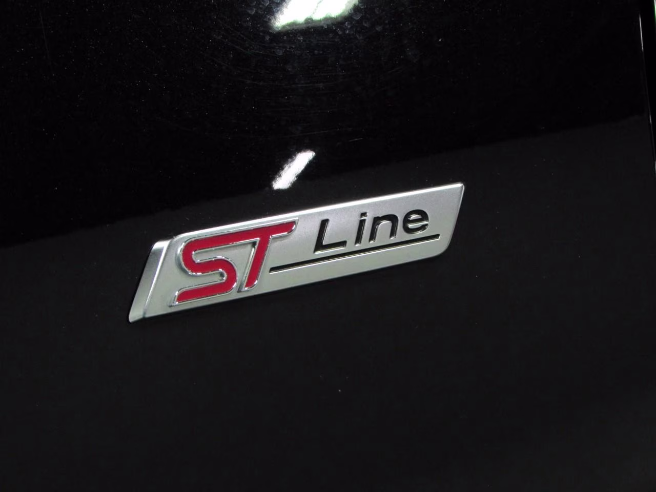 2025 Agate Black Metallic Ford Escape ST-Line Select AWD SUV