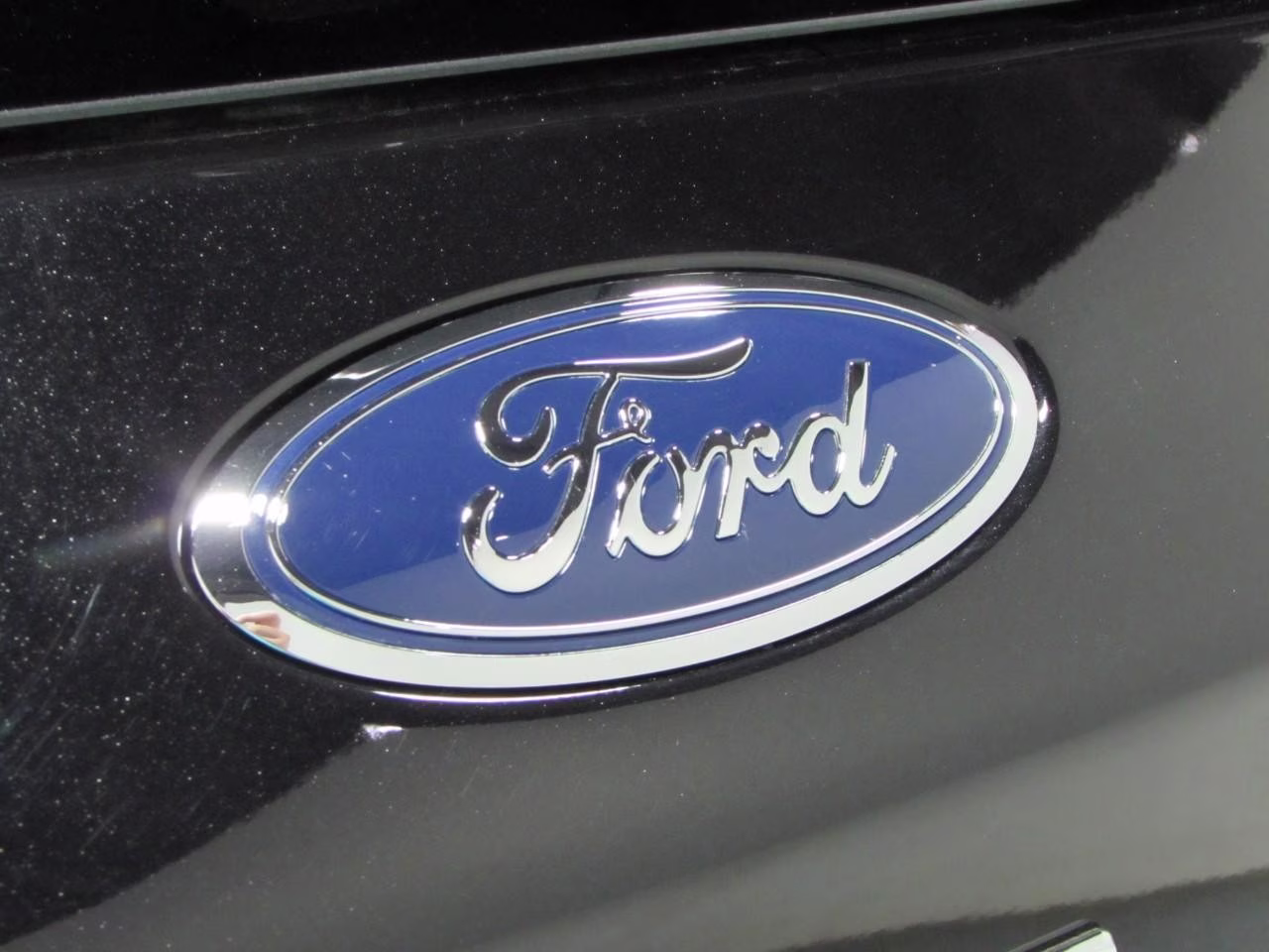 2025 Agate Black Metallic Ford Escape ST-Line Select AWD SUV