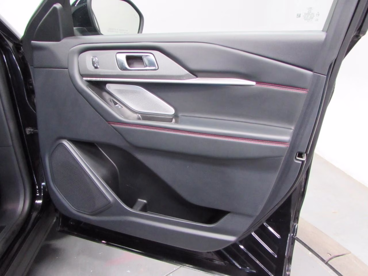 2025 Agate Black Metallic Ford Explorer ST 4X4 SUV