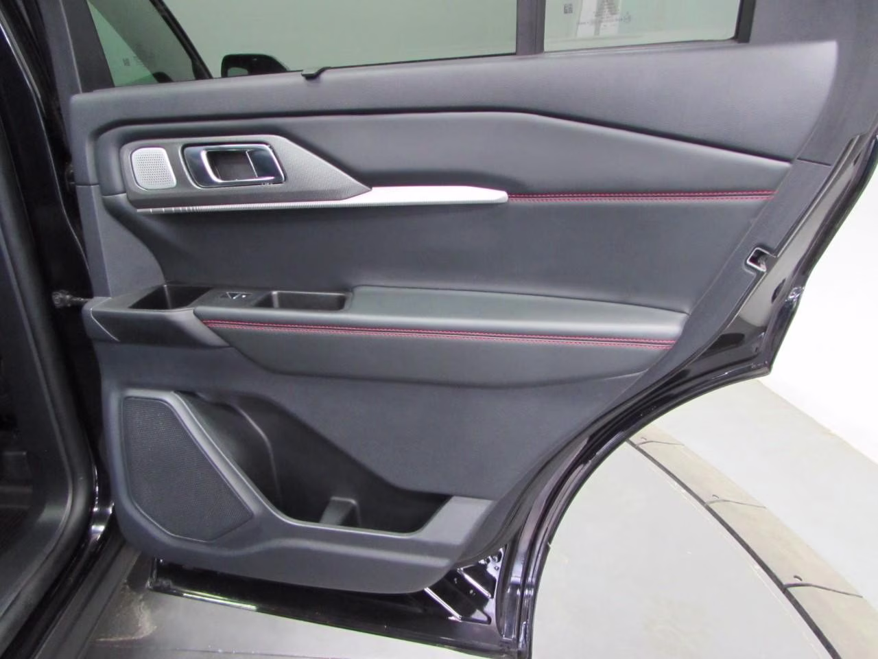 2025 Agate Black Metallic Ford Explorer ST 4X4 SUV