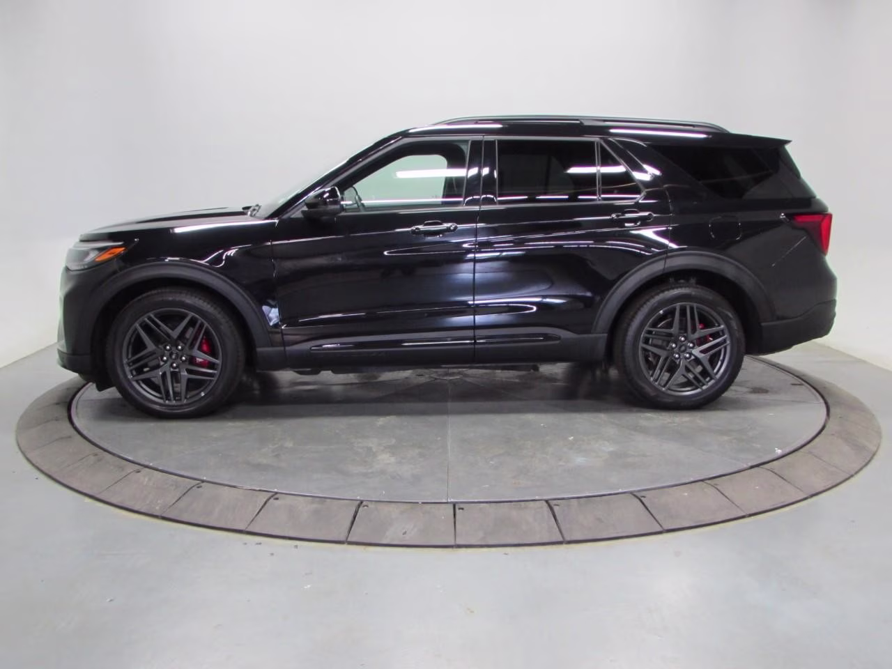 2025 Agate Black Metallic Ford Explorer ST 4X4 SUV