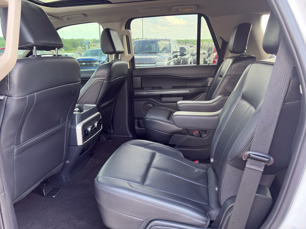 2023 OXFORD WHITE Ford Expedition XLT RWD SUV