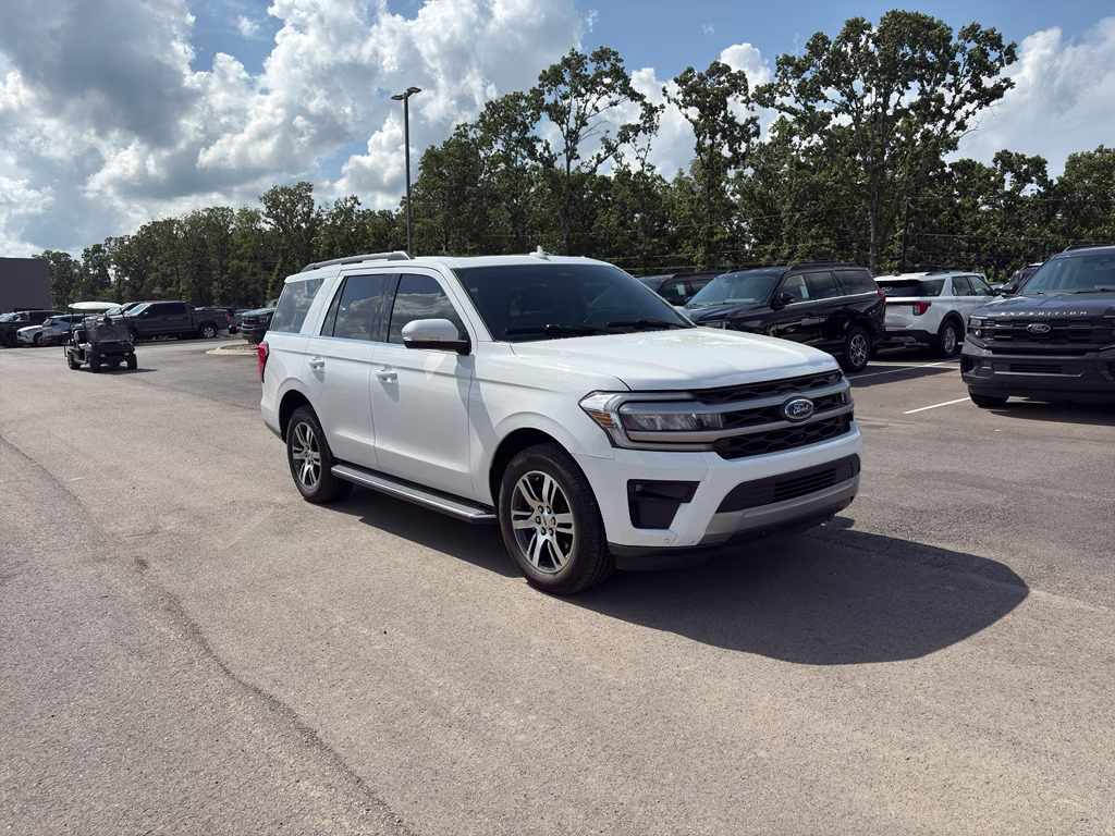 2023 OXFORD WHITE Ford Expedition XLT RWD SUV