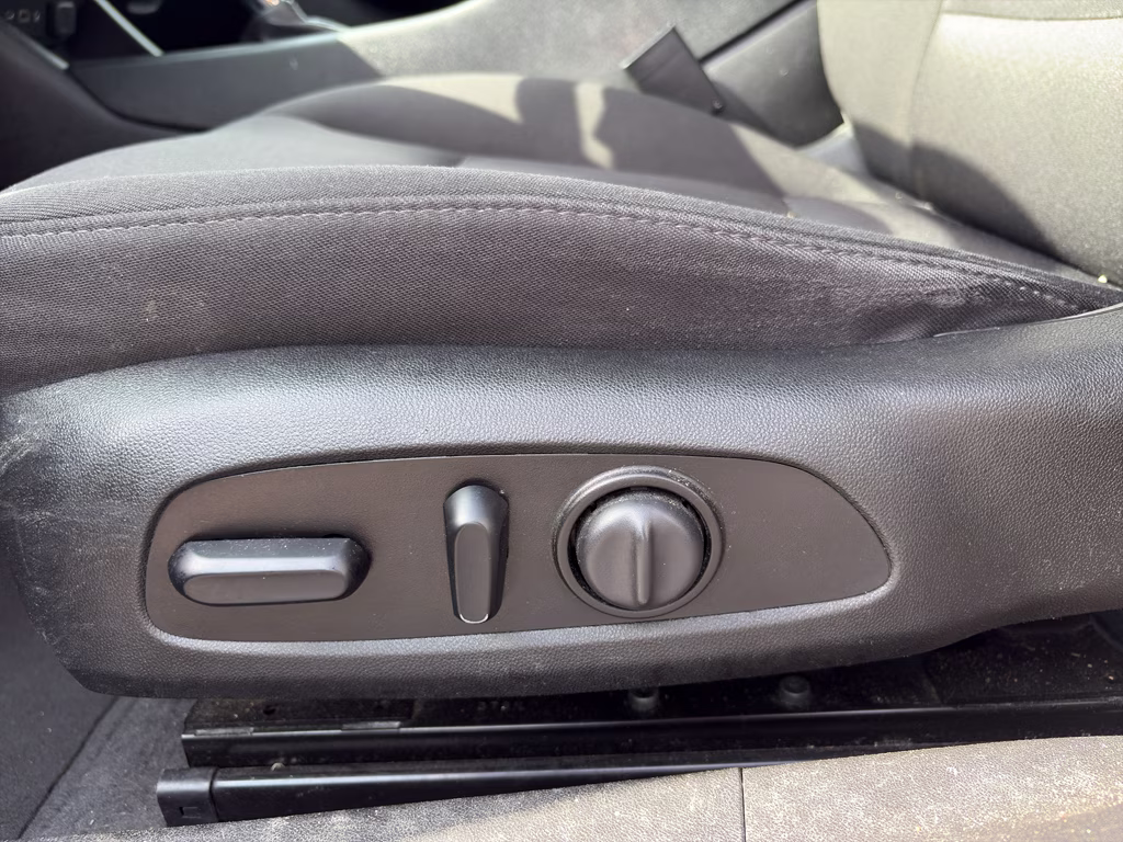 2020 Mosaic Black Metallic Chevrolet Malibu LT FWD Sedan