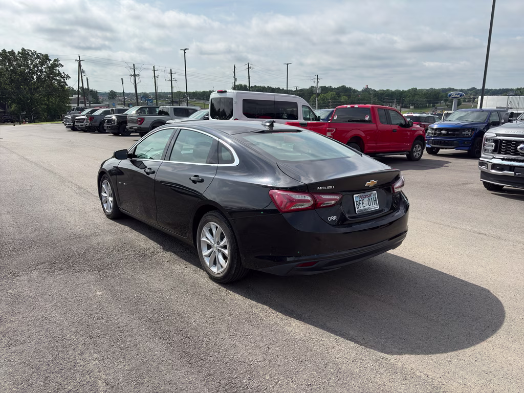 2020 Mosaic Black Metallic Chevrolet Malibu LT FWD Sedan