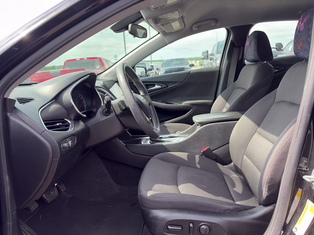2020 Mosaic Black Metallic Chevrolet Malibu LT FWD Sedan