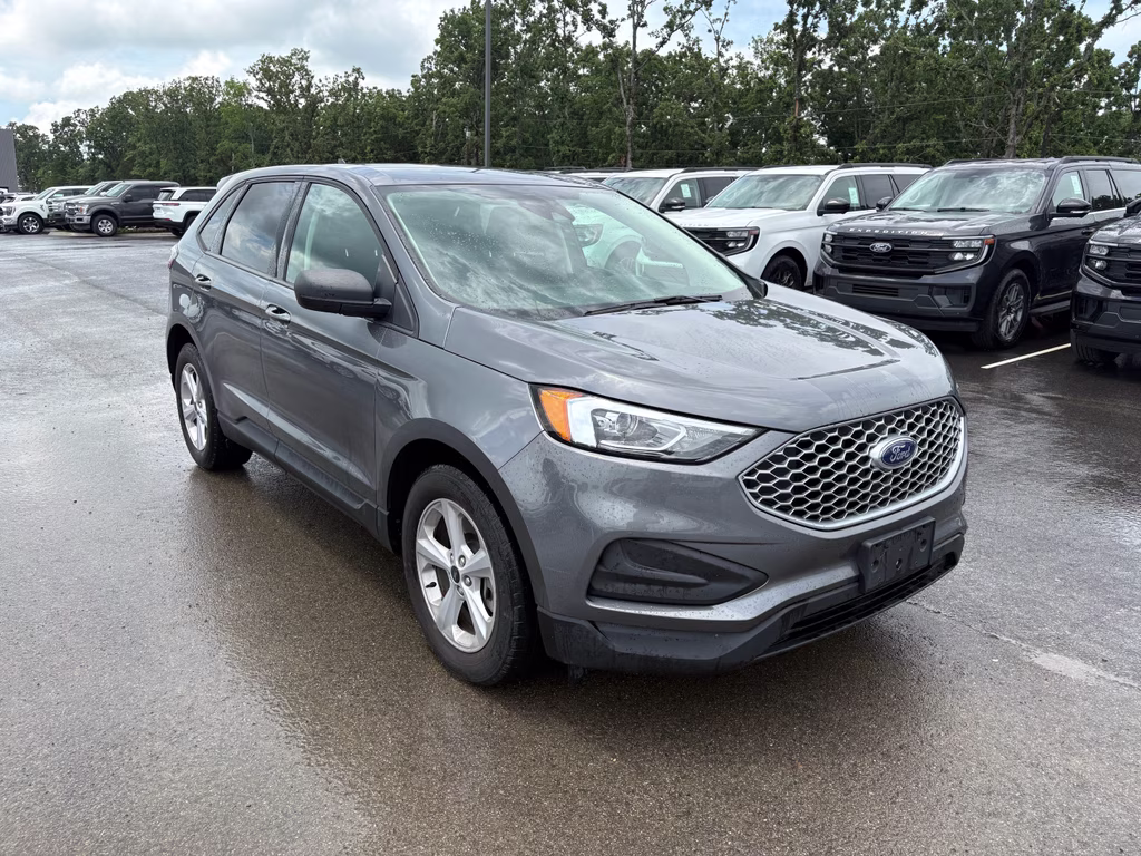 2024 Carbonized Gray Ford Edge SE AWD SUV