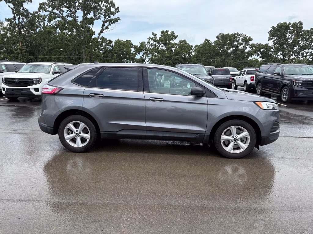 2024 Carbonized Gray Ford Edge SE AWD SUV