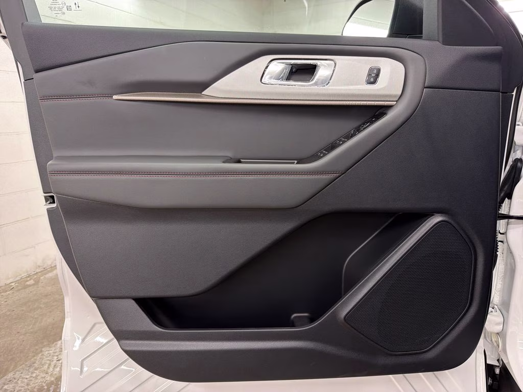 2026 STAR WHITE Ford Explorer Active RWD SUV