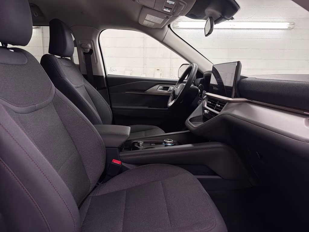 2026 STAR WHITE Ford Explorer Active RWD SUV