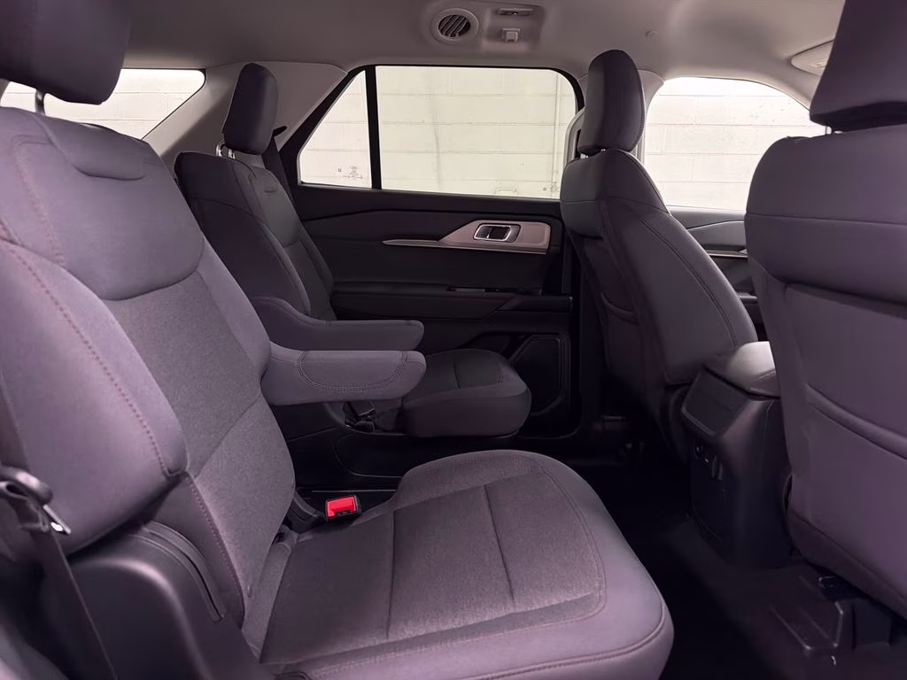 2026 STAR WHITE Ford Explorer Active RWD SUV