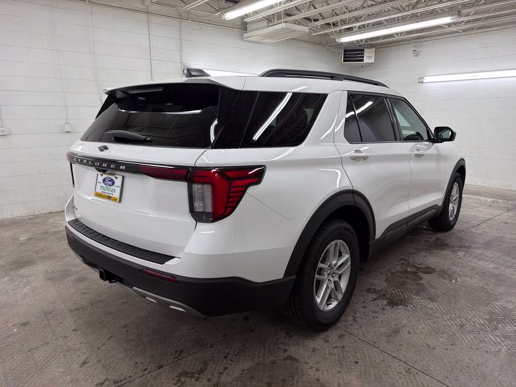 2026 STAR WHITE TRI-COAT Ford Explorer Active RWD SUV