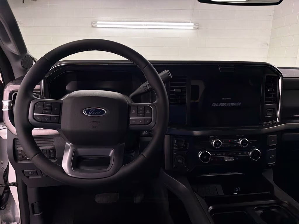 2026 STAR WHITE Ford Super Duty F-250 SRW Lariat 4X4 Truck