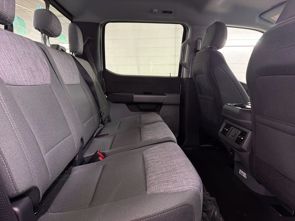 2026 AVALANCHE Ford Super Duty F-250 SRW XLT 4X4 Truck