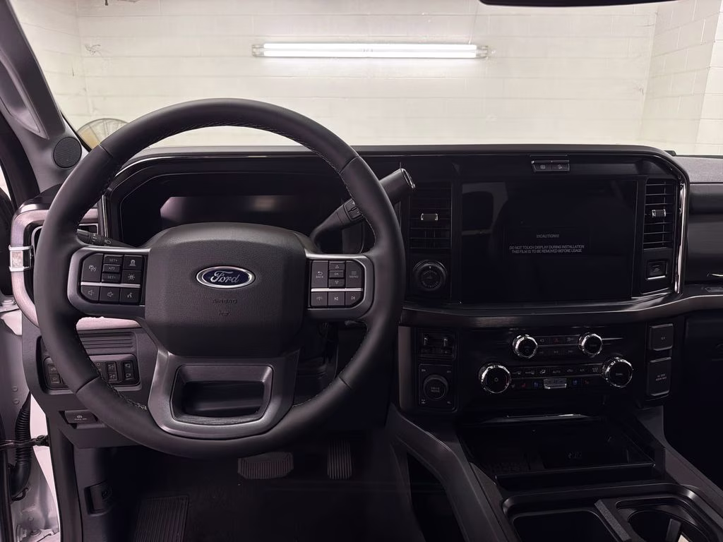2026 STAR WHITE Ford Super Duty F-250 SRW Lariat 4X4 Truck