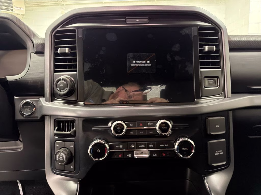 2026 AVALANCHE Ford F-150 XLT 4X4 Truck