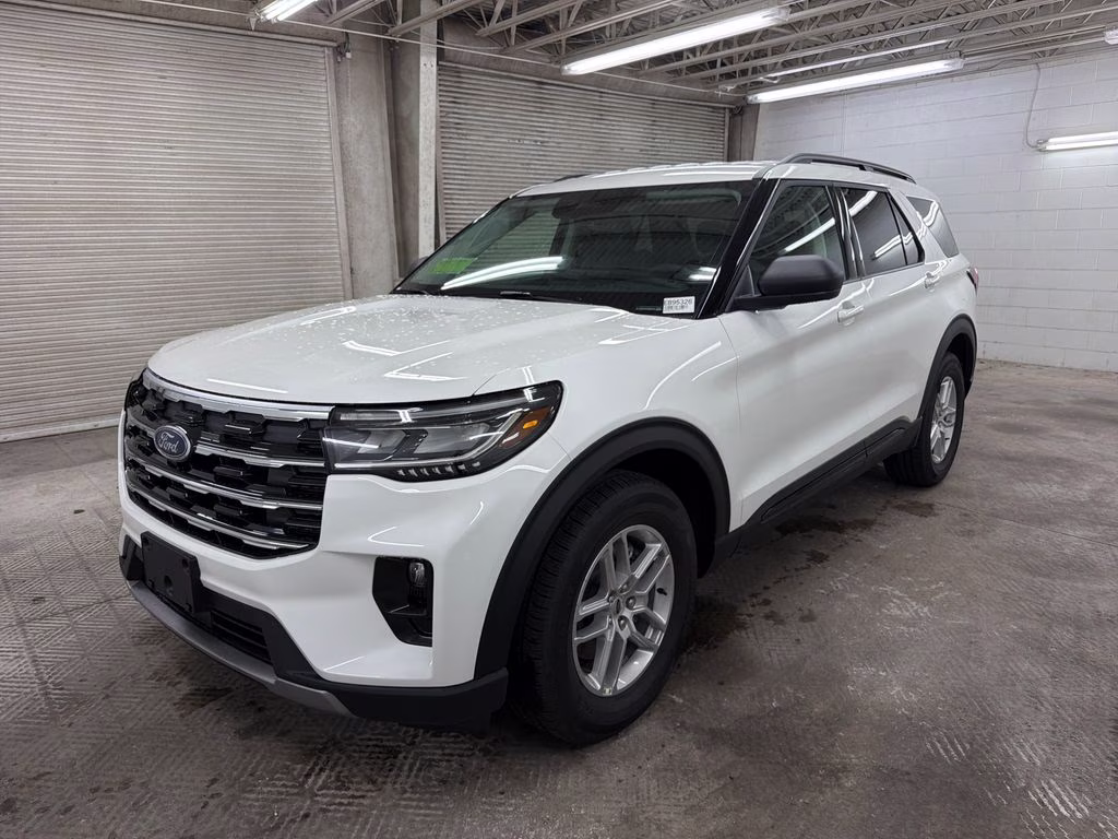 2026 STAR WHITE TRI-COAT Ford Explorer Active RWD SUV