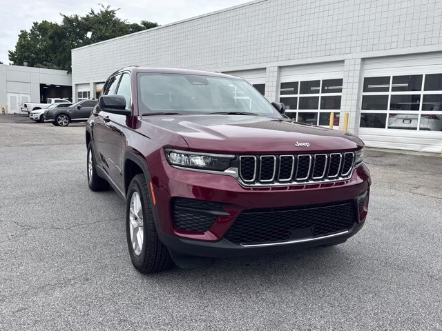 2025 Velvet Red Pearlcoat Jeep Grand Cherokee Laredo X RWD SUV