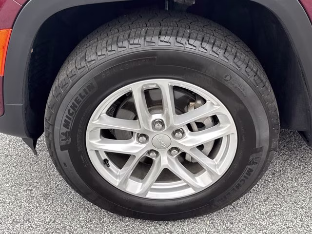 2025 Velvet Red Pearlcoat Jeep Grand Cherokee Laredo X RWD SUV