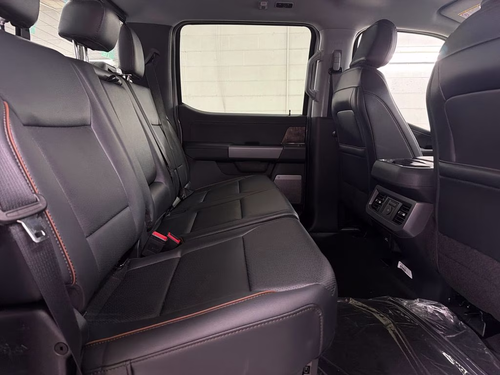 2026 AVALANCHE Ford Super Duty F-250 SRW Lariat 4X4 Truck
