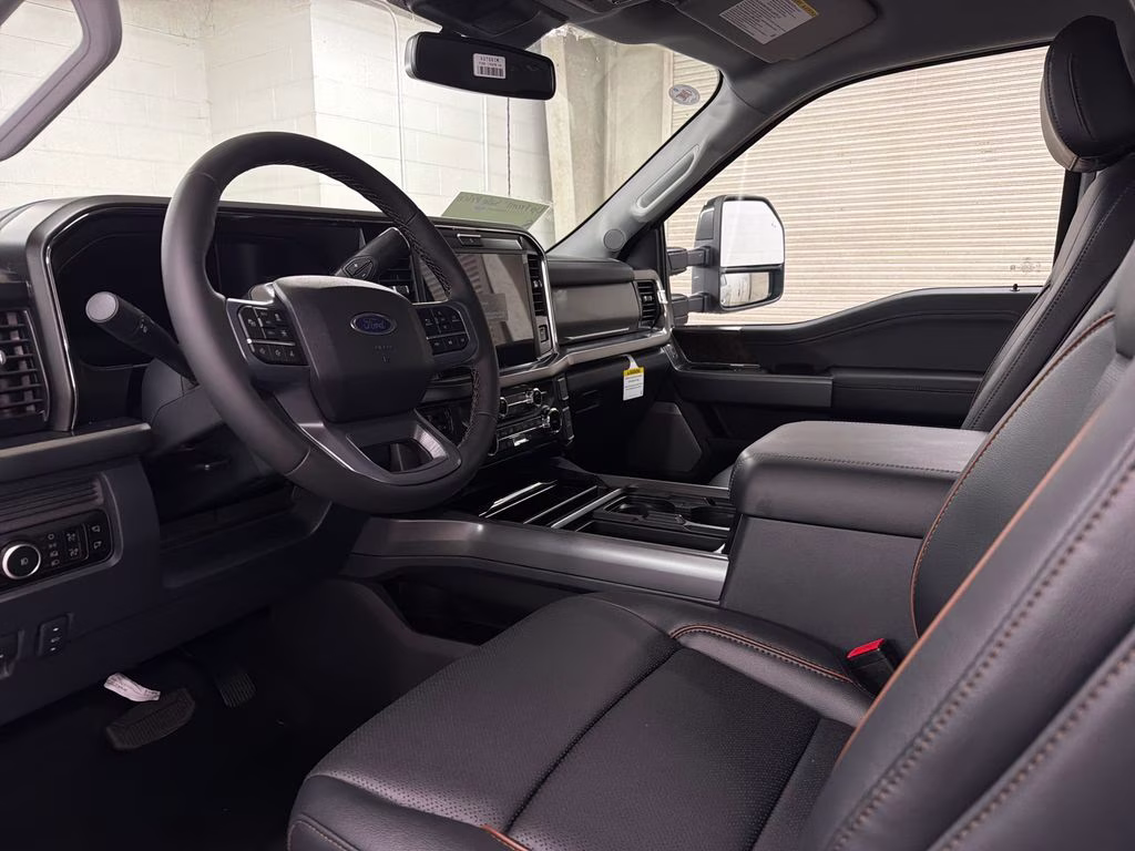 2026 AVALANCHE Ford Super Duty F-250 SRW Lariat 4X4 Truck