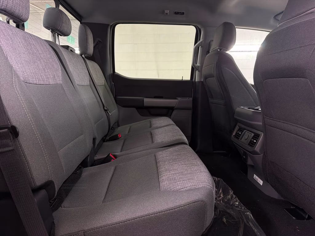 2026 AVALANCHE Ford Super Duty F-250 SRW XLT 4X4 Truck