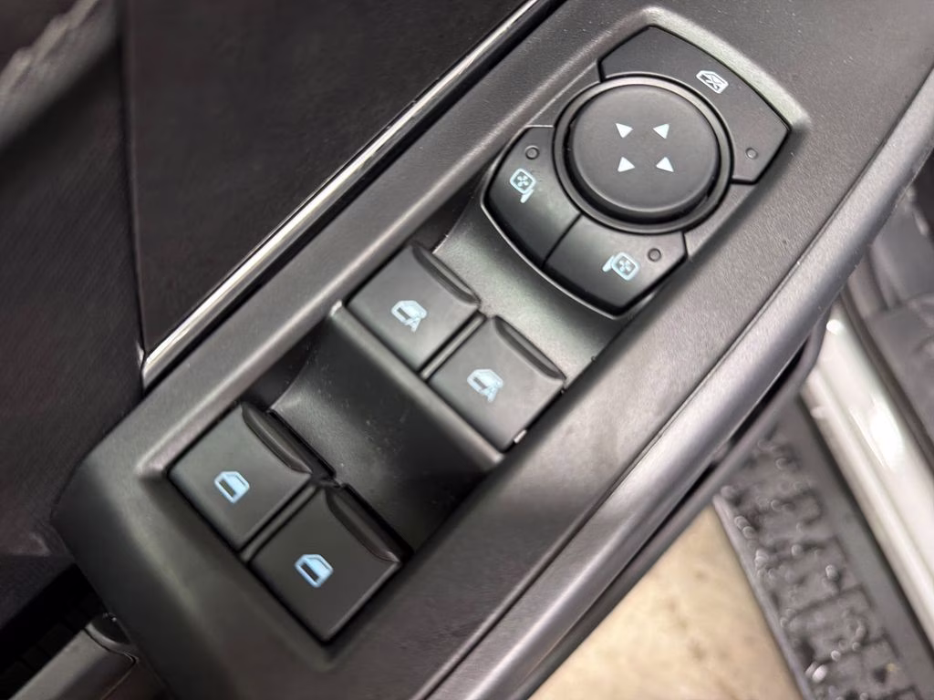 2026 AVALANCHE Ford F-150 XLT 4X4 Truck