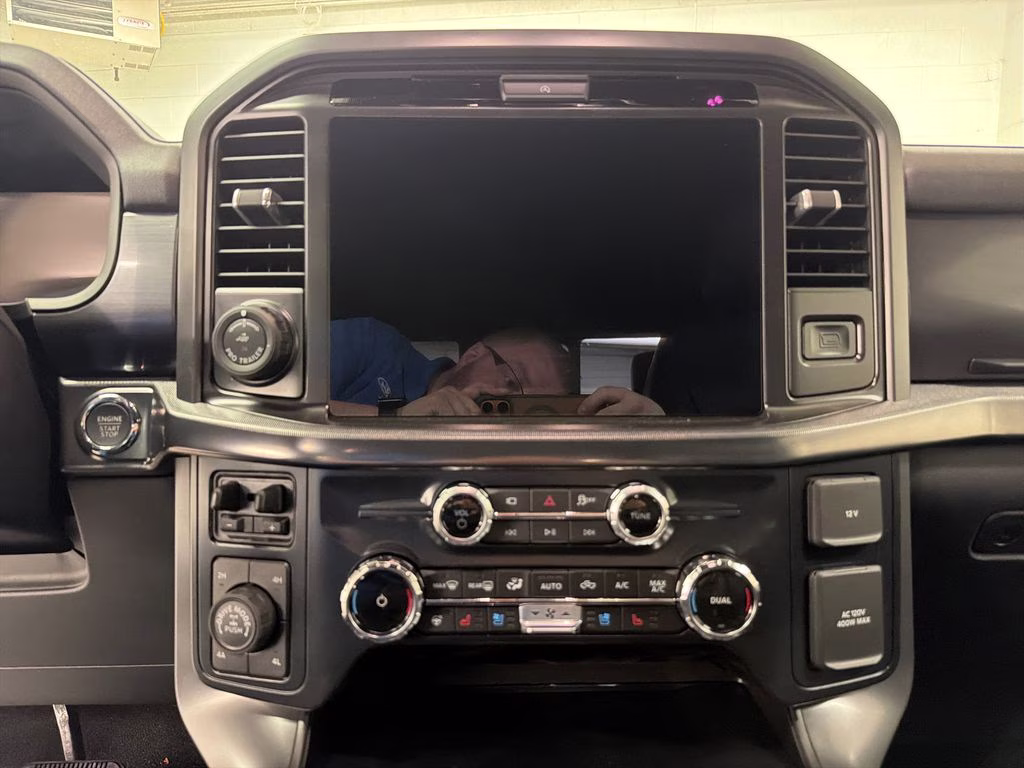 2026 CARBONIZED GRAY Ford F-150 Lariat 4X4 Truck