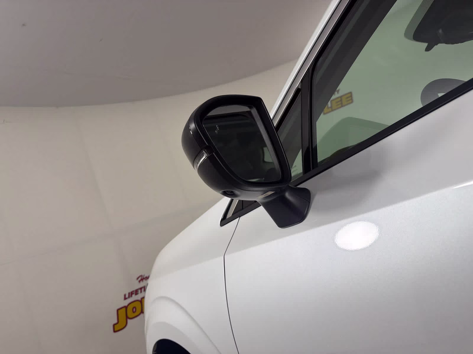 2026 Everest White Pearl Tricoat Nissan Murano Platinum AWD SUV